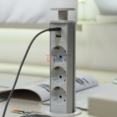IP44 6cm Couleur blanche prise électrique verticale de la tour de cuisine avec charge USB