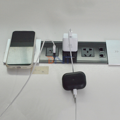 Nouveau style bureau couvercle de glissement prise électrique coulissante 10A courant nominal avec chargeur sans fil pour la maison et le bureau