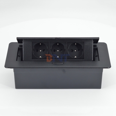 OEM/ODM EU Power Strip Extension Socket Tower 16A 3 Outlets IP44 pour le Royaume-Uni États-Unis CN pour l'électronique