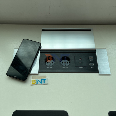 prise électrique multifonctionnelle avec USB et couvercle coulissant - parfaite pour les bureaux et les postes de travail