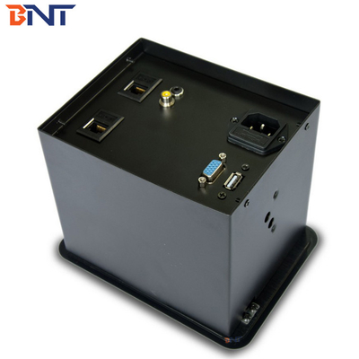 Des prises d'alimentation pour ordinateur avec USB / réseau / 3.5 audio