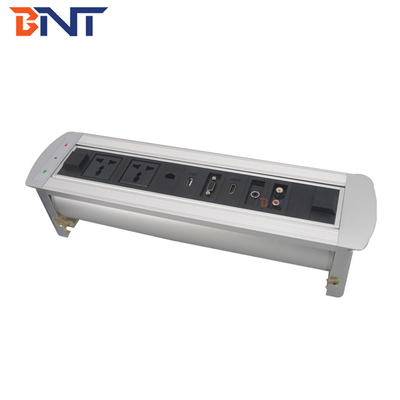 avec une interface VGA pour bureau, une prise de courant EK9224
