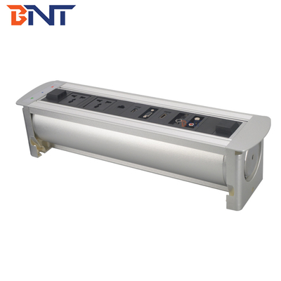 avec une interface VGA pour bureau, une prise de courant EK9224