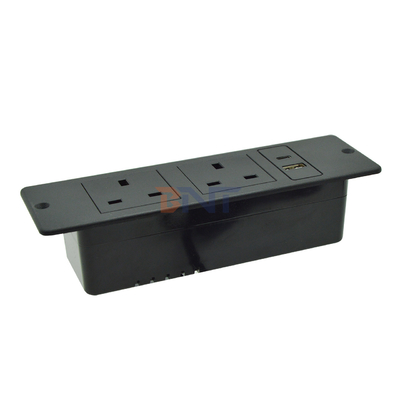 UK Standard Custom AC Power Socket Socket en plastique pour meubles avec 2 prises 1 USB et 1 port de type C 16A courant nominal