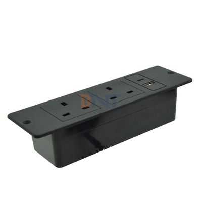 UK Standard Custom AC Power Socket Socket en plastique pour meubles avec 2 prises 1 USB et 1 port de type C 16A courant nominal