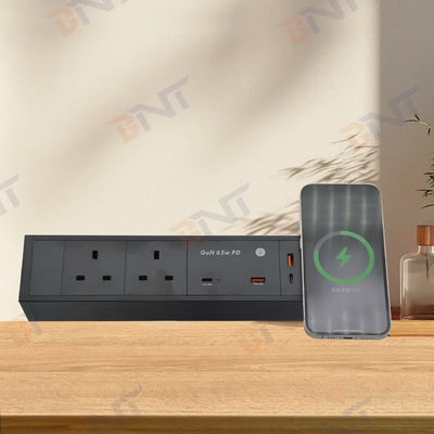 Multifonctionnelle 2 prises de courant alternatif double USB A + C Royaume-Uni 65W PD Charge rapide Appareil de bureau Serrage prise de courant