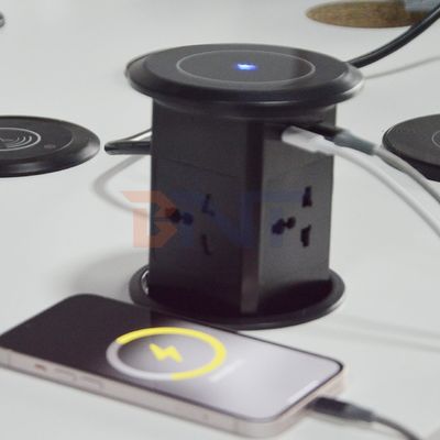 Nouvelle prise électrique pneumatique US UK Universal Four Surface Mount Socket Desktop Top avec prise électrique de charge sans fil 15W