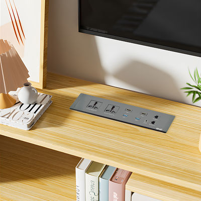 Prise de courant multifonctionnelle encastrée pour bureau, options de prise universelle avec deux ports USB-A, niveau IP44