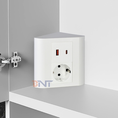 Socket portable EU pour bureau et maison IP44 avec ports de sortie USB A + C pour plusieurs appareils