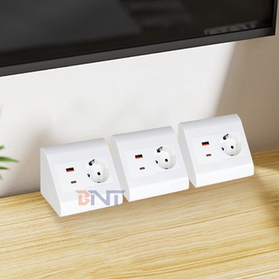 Socket portable EU pour bureau et maison IP44 avec ports de sortie USB A + C pour plusieurs appareils
