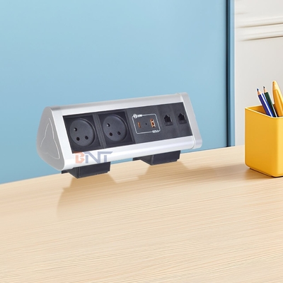 Conception de pinceau adhésif Serveur de bureau Serveur de prise de courant avec 2 prises AC IS USB A + C PD 20W Charge rapide