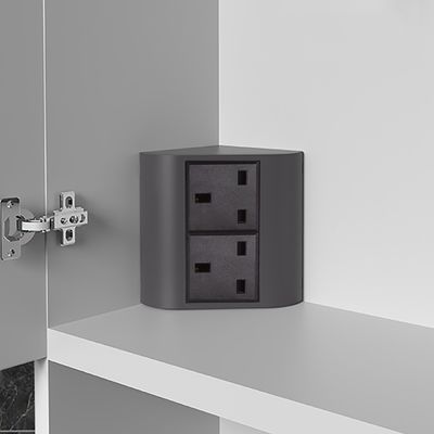 Corner de bureau de bureau et de maison UK Socket avec 2 prises pour plusieurs appareils