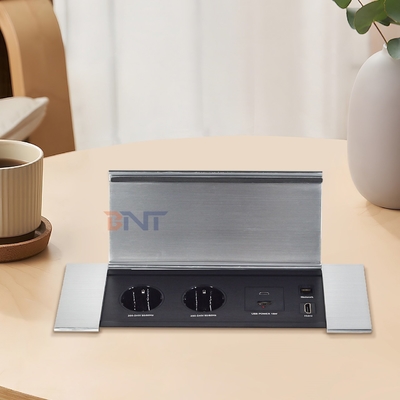 Conception de prise de courant de bureau avec 2 prises EUAC USB A + C Réseau HDMI